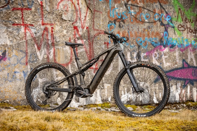 [News] New Merida eOne-Forty and eOne-Sixty eMTBs share looks and suspension with non-assisted siblings.